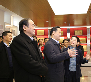 安徽省政協(xié)主席張昌爾、合肥市政協(xié)主席韓冰等領(lǐng)導(dǎo)一行蒞臨洽洽參觀考察
